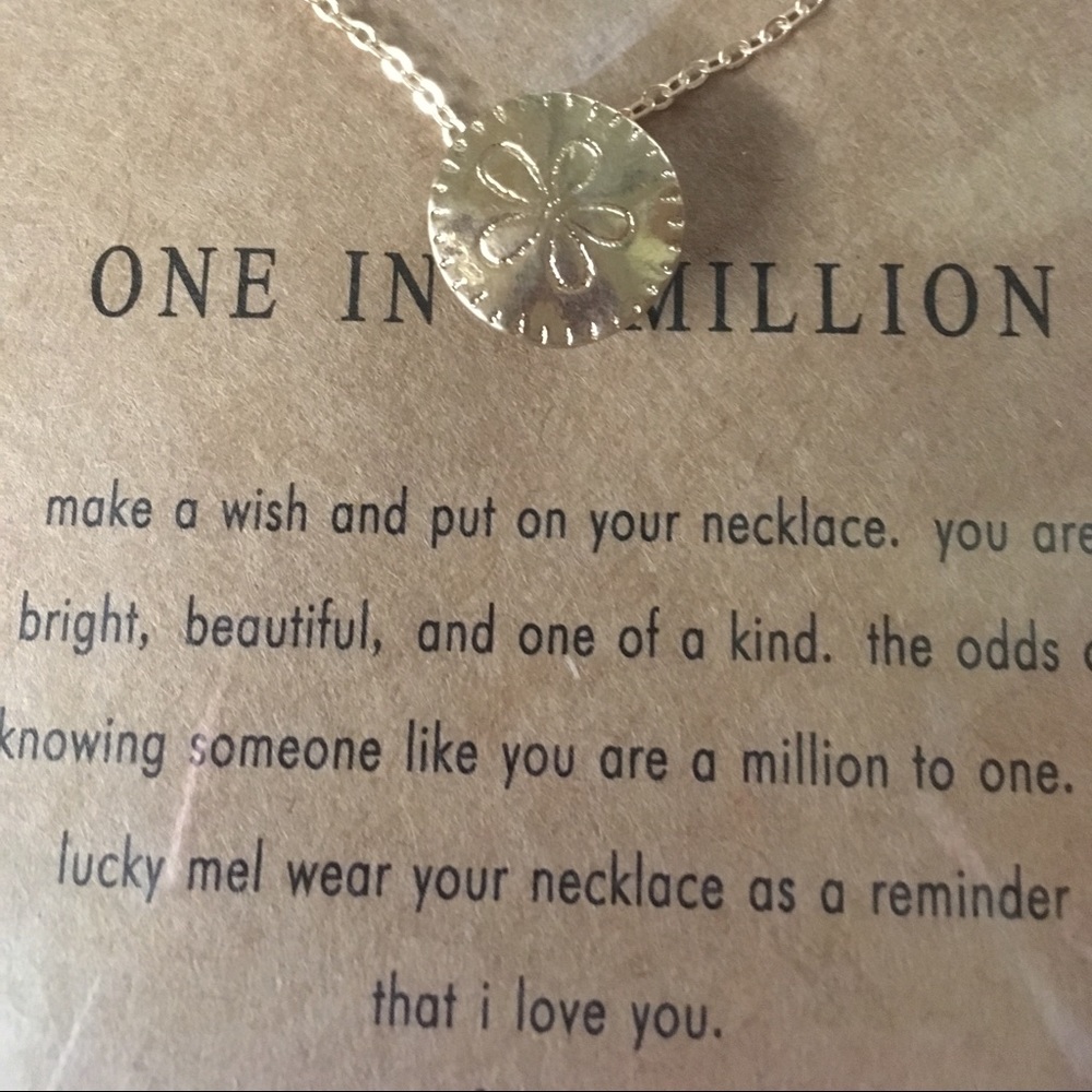 OFFER! 5⭐️ Rated! Sand Dollar Pendant Necklace - Picture 3 of 3
